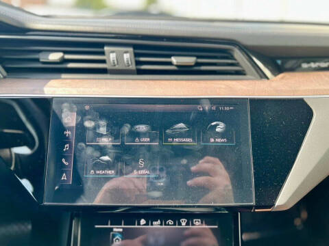 2019 Audi e-tron quattro Prestige