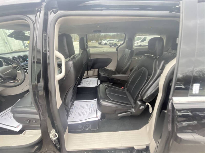 2024 Chrysler Pacifica Touring L