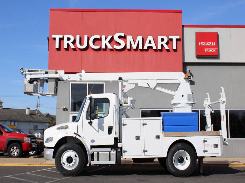 2019 Freightliner M2 106