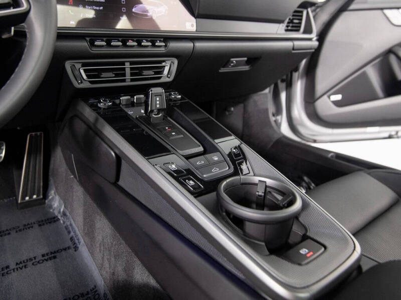 2024 Porsche 911 Carrera