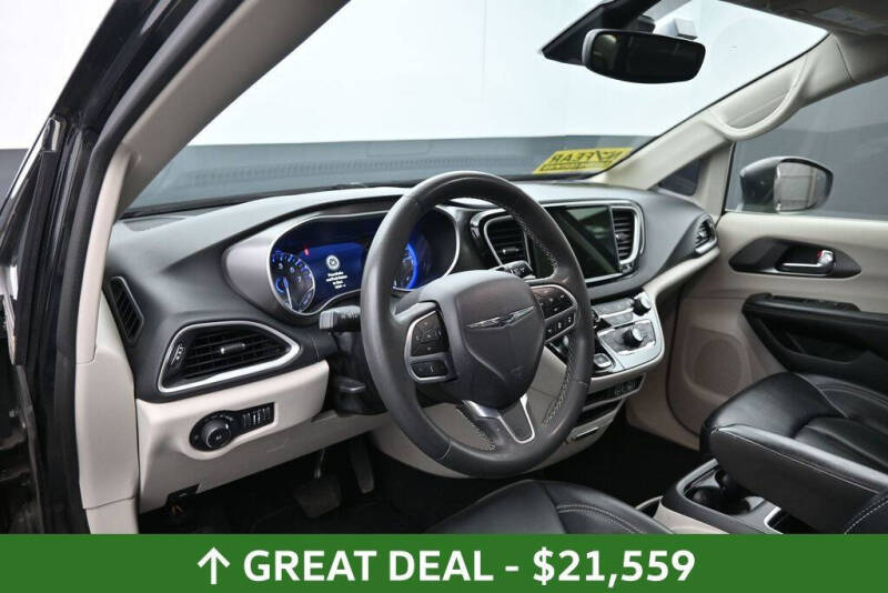 2023 Chrysler Pacifica Touring L