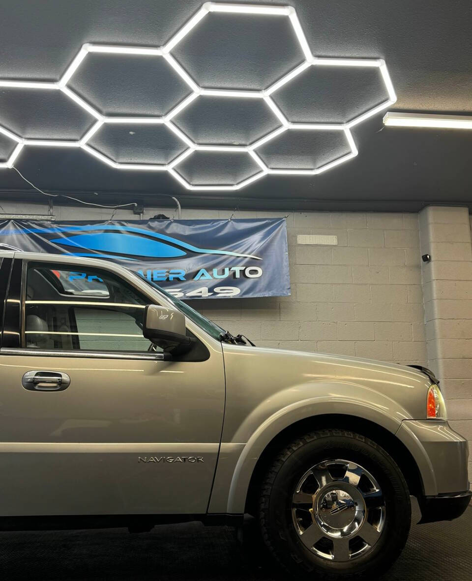 2006 Lincoln Navigator for sale at Advanced Premier Auto in Hillsboro, OR