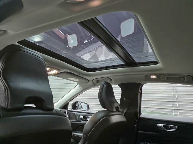 2025 Volvo S60 T8 Plus