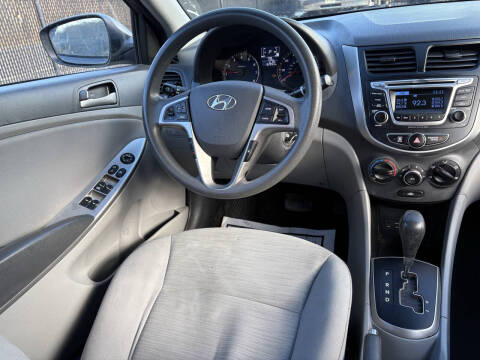 2017 Hyundai Accent SE