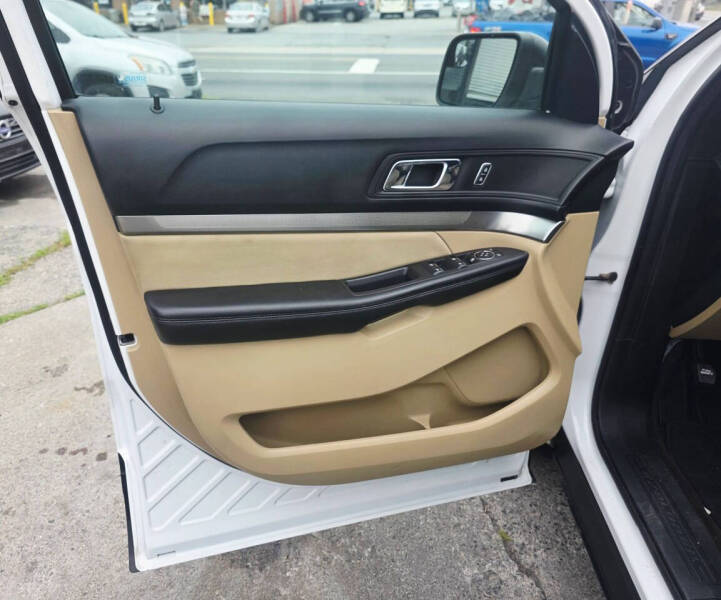 2017 Ford Explorer