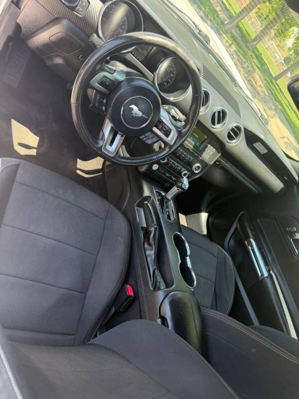 2016 Ford Mustang V6