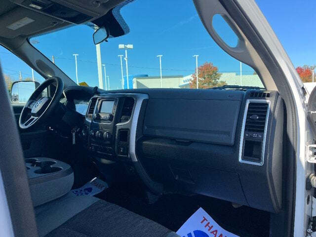 2019 RAM 1500 Classic 14