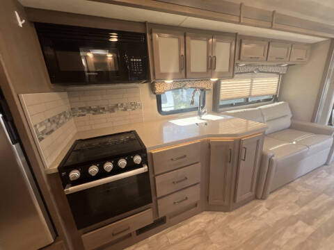 2021 Thor Motor Coach Hurricane