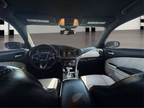 2016 Dodge Charger SXT