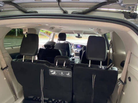 2017 Chrysler Pacifica Touring-L