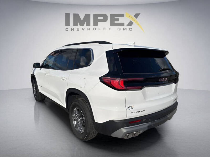 2025 GMC Acadia Elevation