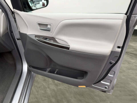 2018 Toyota Sienna XLE 8-Passenger