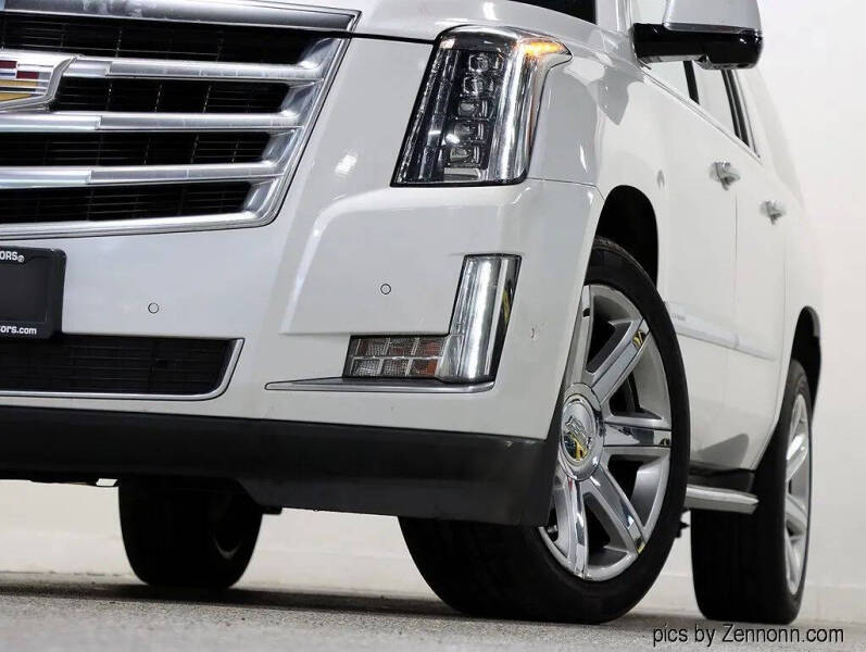 2018 Cadillac Escalade ESV Luxury