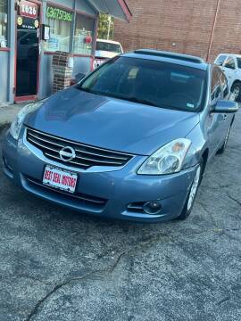 2012 Nissan Altima for sale at Best Deal Motors in Saint Charles MO