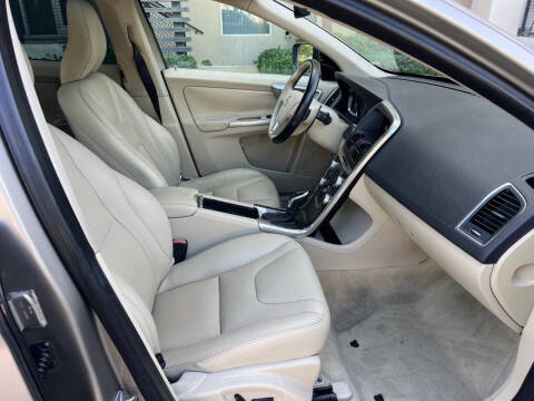 2015 Volvo XC60 T5 Drive-E Premier