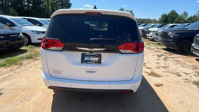 2026 Chrysler Voyager LX