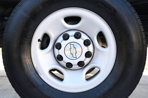 2023 Chevrolet Express 2500