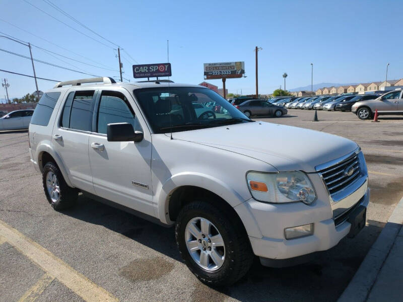 Ford Explorer's photo