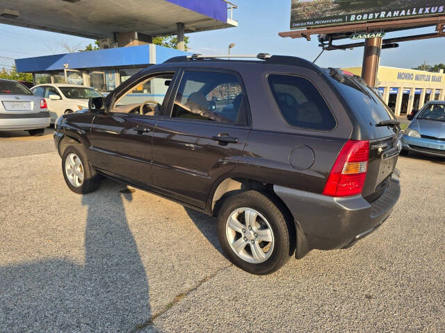 2008 Kia Sportage for sale at QUEENSGATE AUTO SALES in York, PA