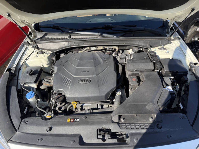 2017 Kia Cadenza Premium