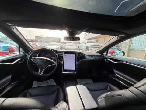 2016 Tesla Model S 90D