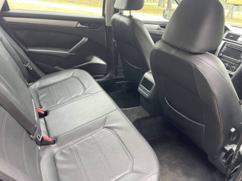 2012 Volkswagen Passat SE PZEV