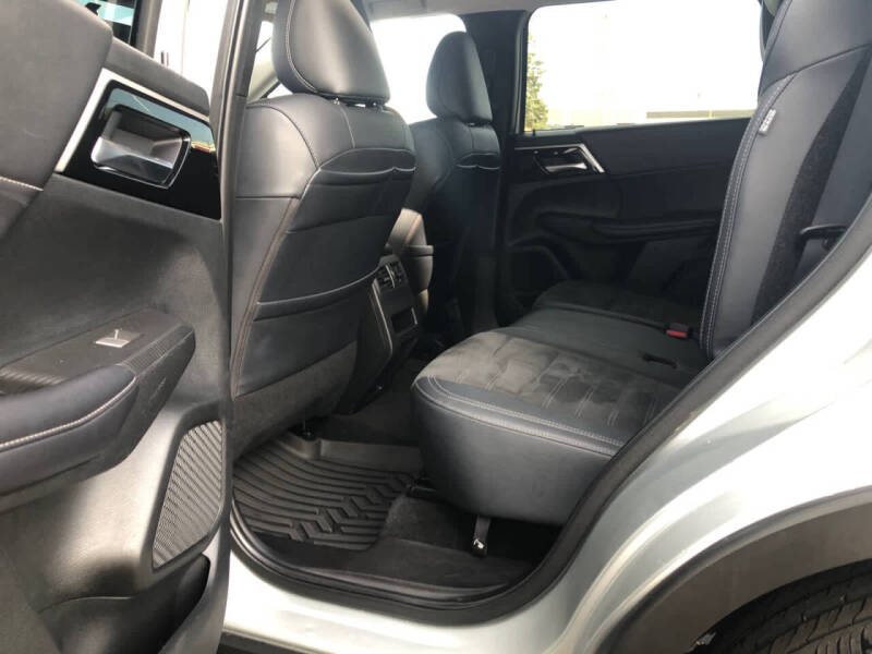 2024 Mitsubishi Outlander SE