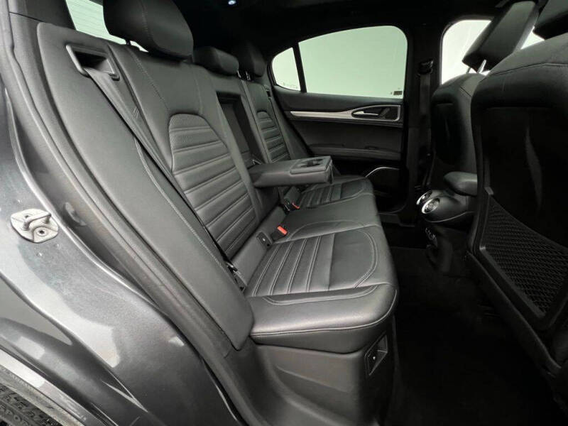 2022 Alfa Romeo Stelvio Veloce