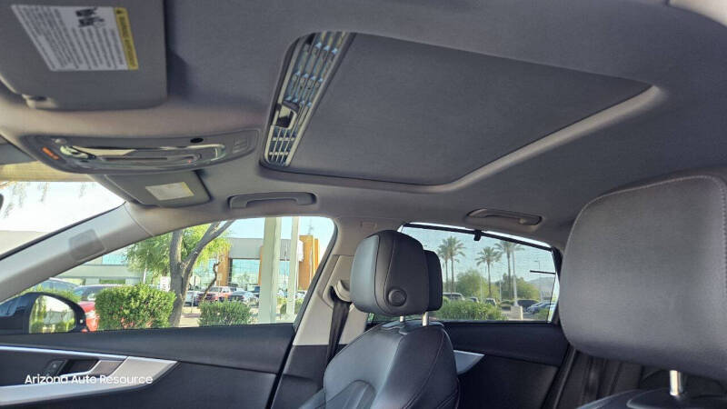 2017 Audi A4 2.0T quattro Prestige