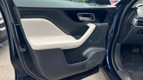 2017 Jaguar F-PACE 35t Prestige