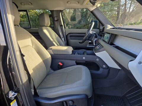 2020 Land Rover Defender 110 SE