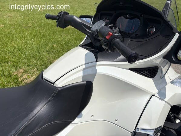 2014 Can-Am Spyder RT-S SE6