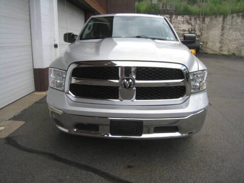 2017 RAM 1500 SLT