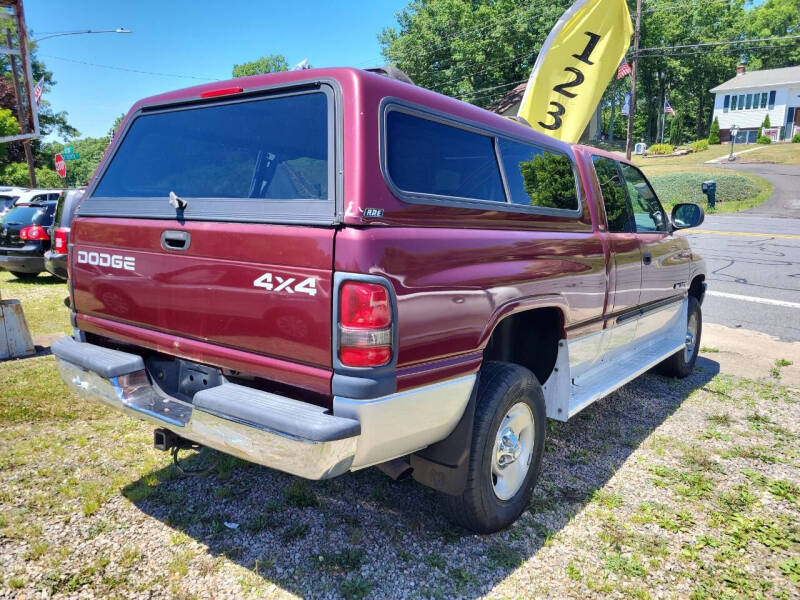 2001 Dodge Ram Pickup SLT photo 5