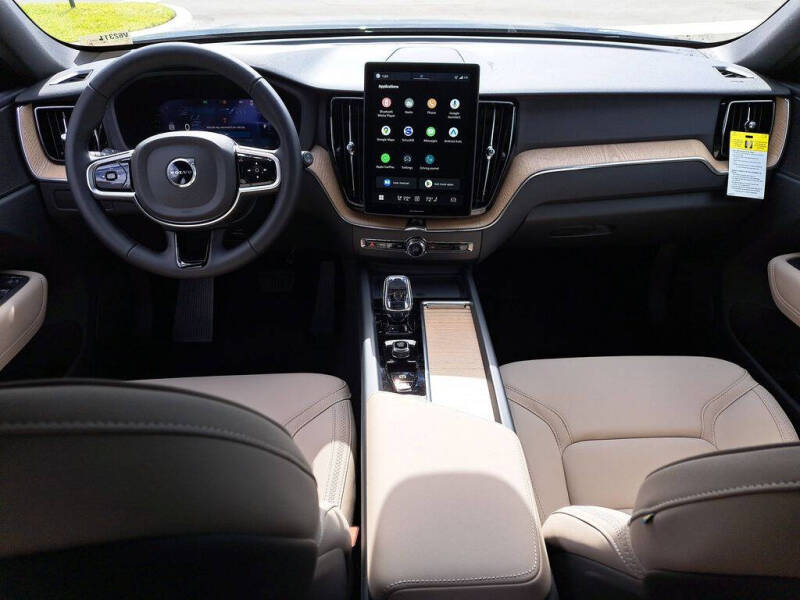 2026 Volvo XC60 B5 Plus