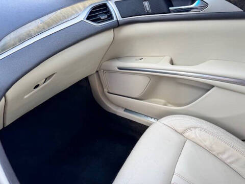 2014 Lincoln MKZ Hybrid