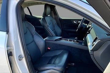 2024 Volvo S60 B5 Core Dark Theme