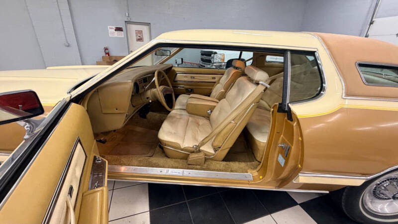1976 Ford Thunderbird