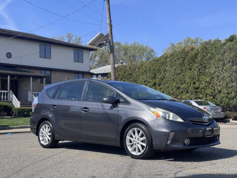 2013 Toyota Prius v Five