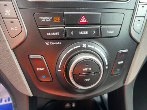 2017 Hyundai Santa Fe SE