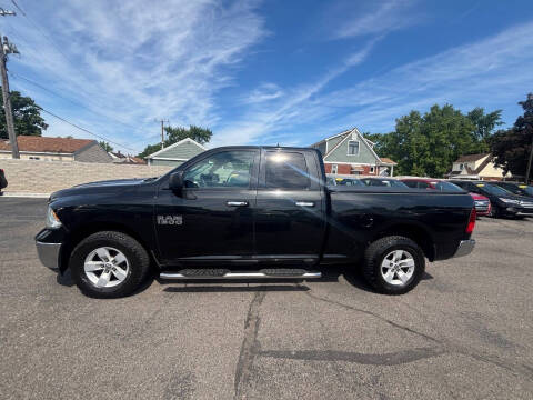 2017 RAM 1500 SLT