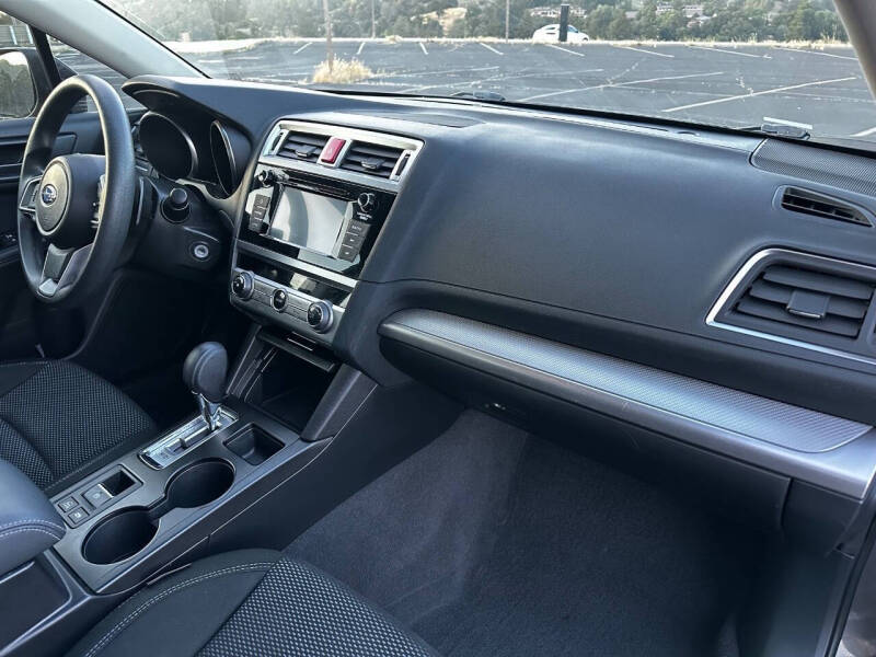 2019 Subaru Outback 2.5i