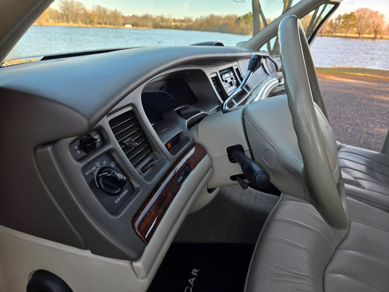 1997 Lincoln Town Car 104