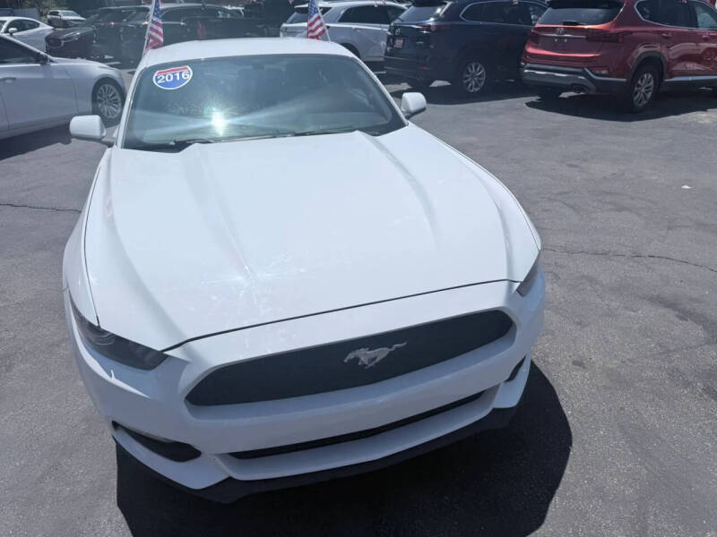 2016 Ford Mustang V6