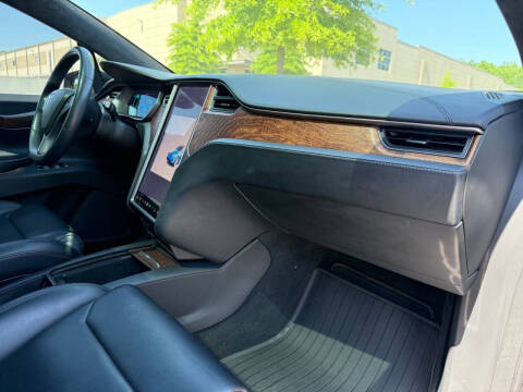 2019 Tesla Model X Standard Range