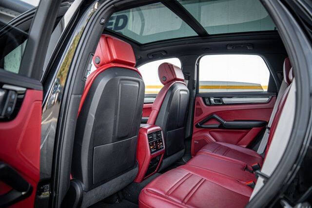 2022 Porsche Cayenne Platinum Edition