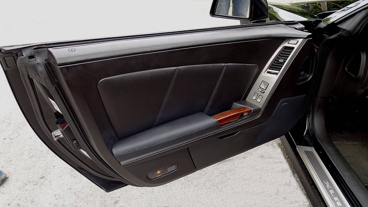2006 Cadillac XLR 25