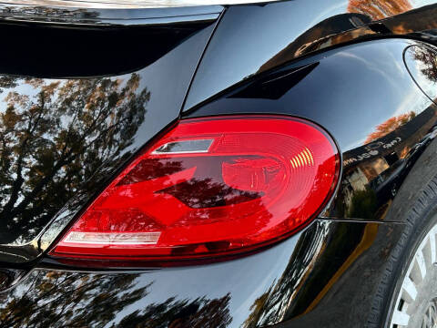 2013 Volkswagen Beetle Convertible 2.5L 50s Edition