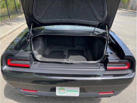 2021 Dodge Challenger SXT