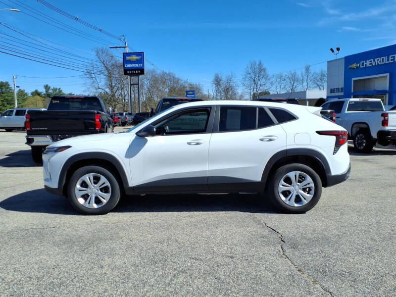 2025 Chevrolet Trax LS